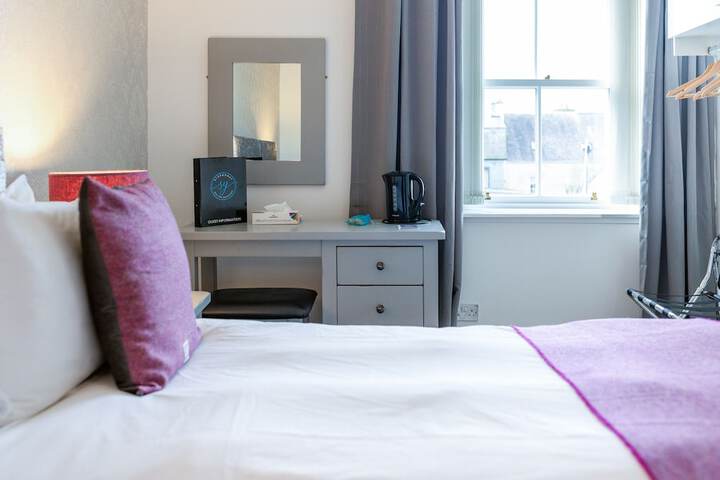 Room 15 of 94