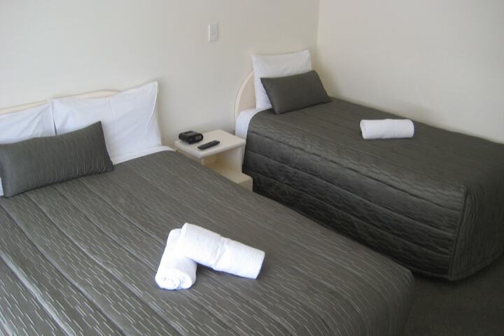 Room 6 of 53