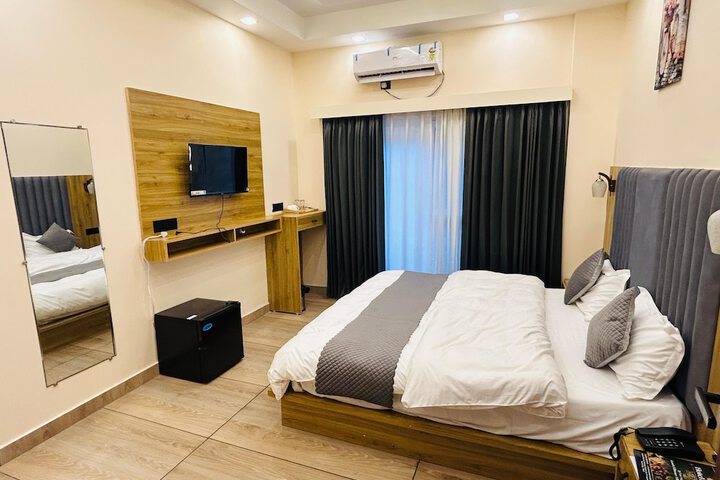 Room 12 of 51