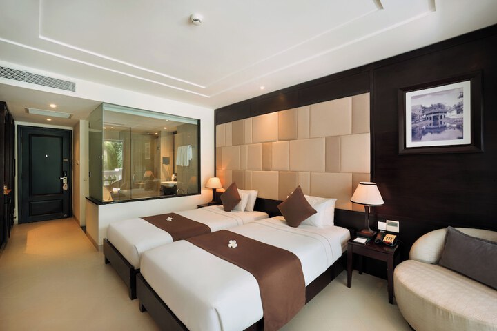 Room 6 of 70