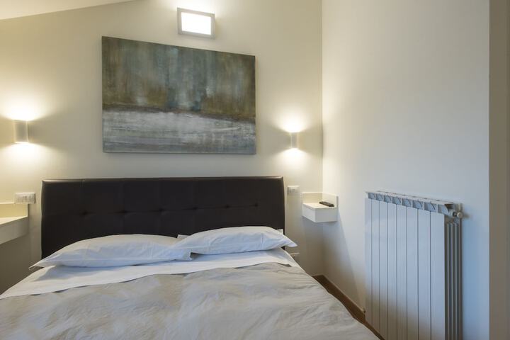 Room 32 of 95