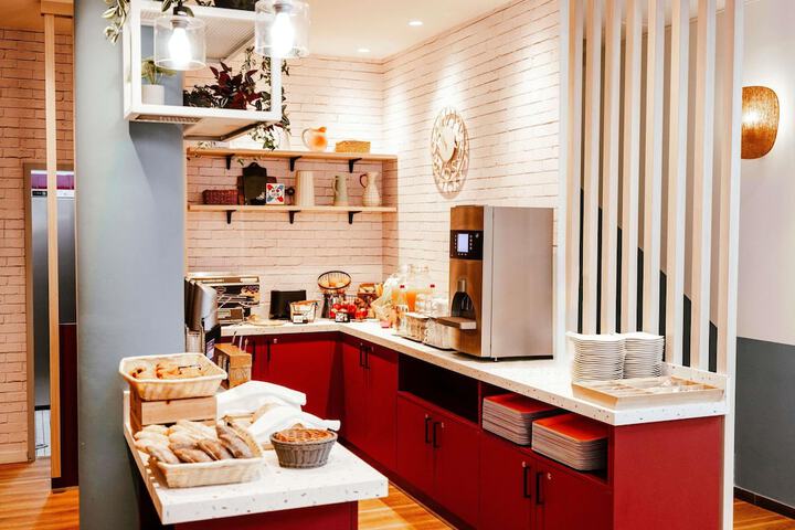 Breakfast area