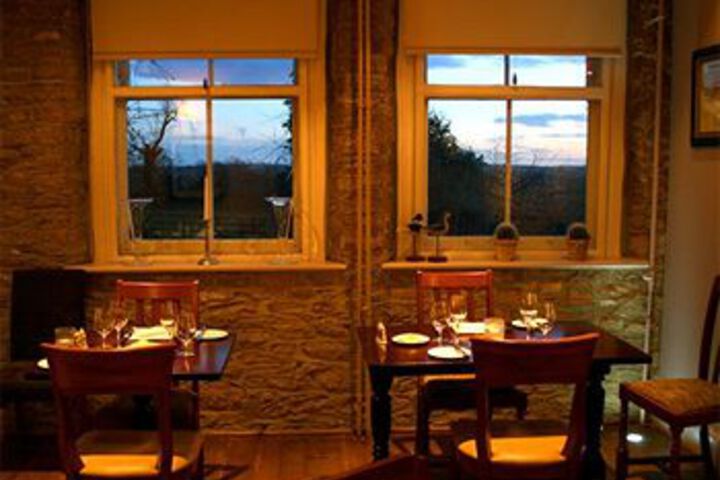 Dining 25 of 25