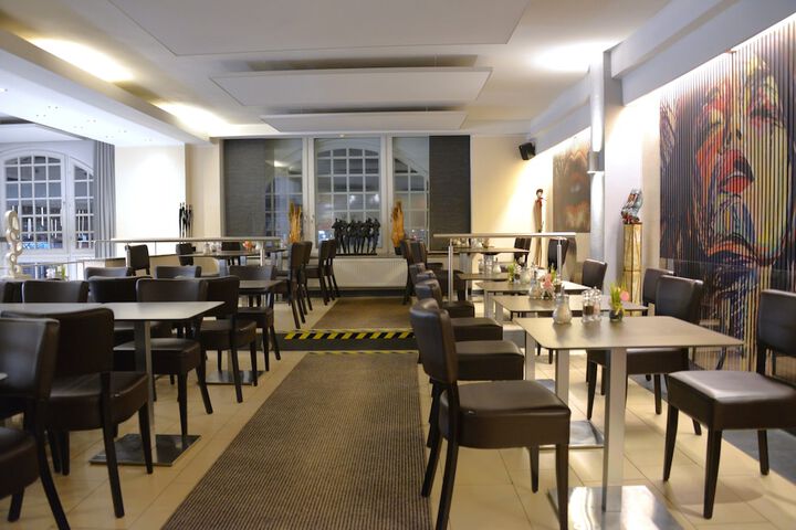 Breakfast/Coffee Service 116 of 136