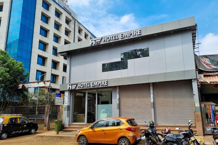 Hotel Empire - Near International Airport