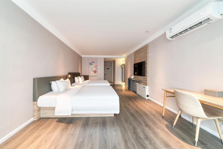 Room 32 of 39
