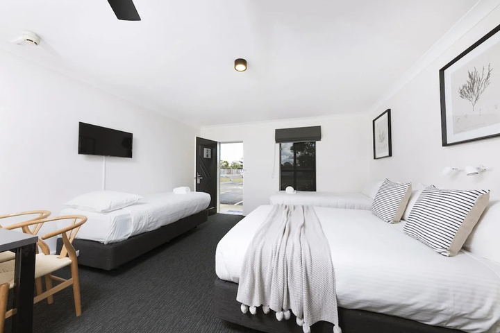 Room 3 of 21