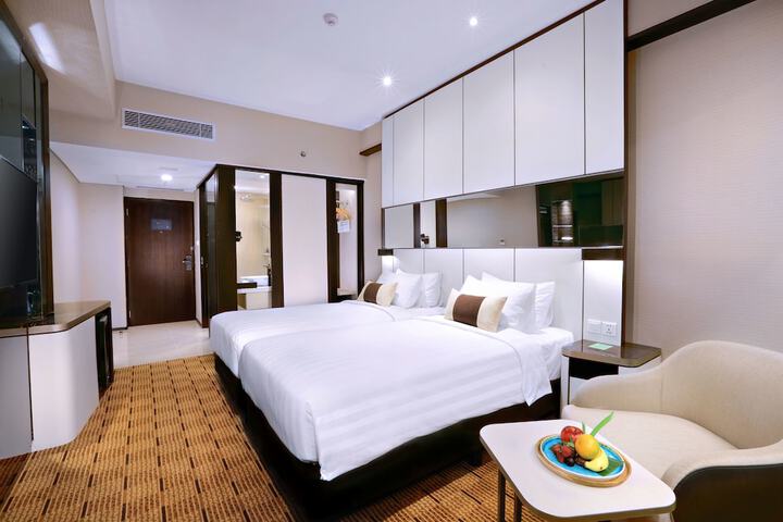 Room 2 of 50