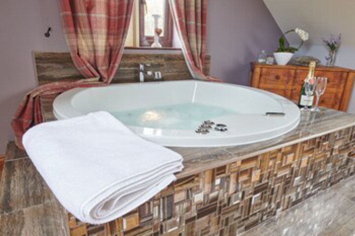 Hot Tub 22 of 42