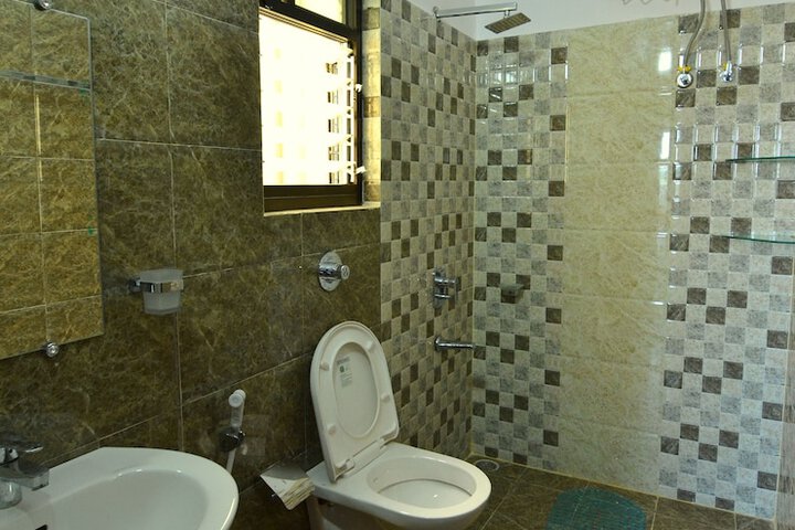Room 11 of 21