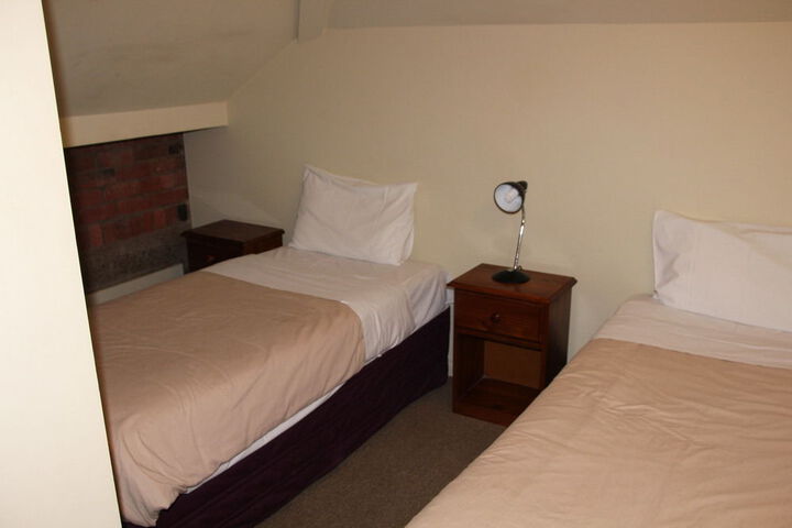 Room 22 of 42