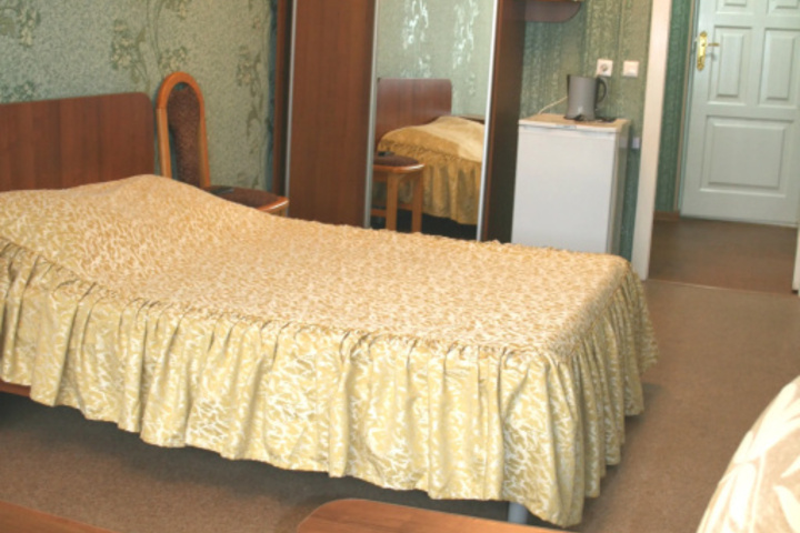 Room 6 of 15
