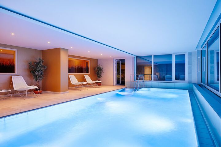 Pool Hotel