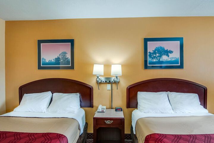 Room 11 of 27