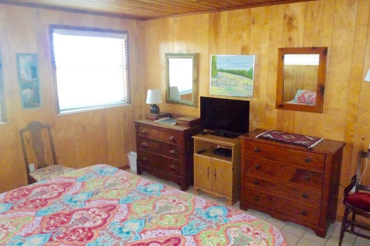Room 4 of 26