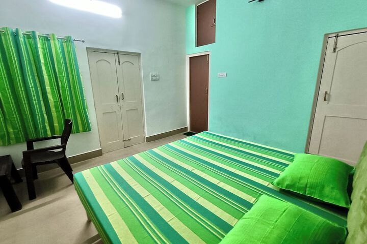 Room 8 of 32