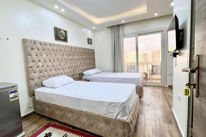Room 4 of 37