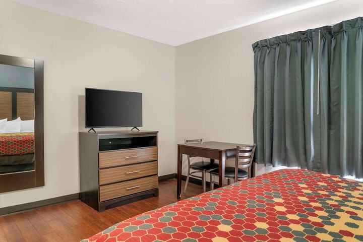 Room 26 of 37