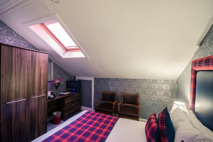 Room 6 of 91