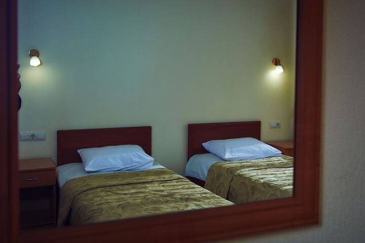 Room 17 of 115