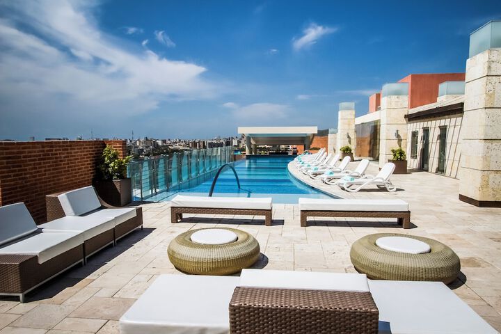 Hotel with Pool