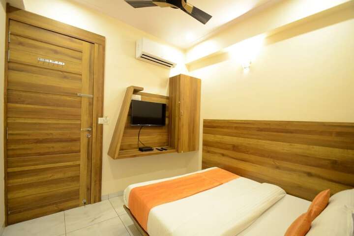 Room 10 of 39