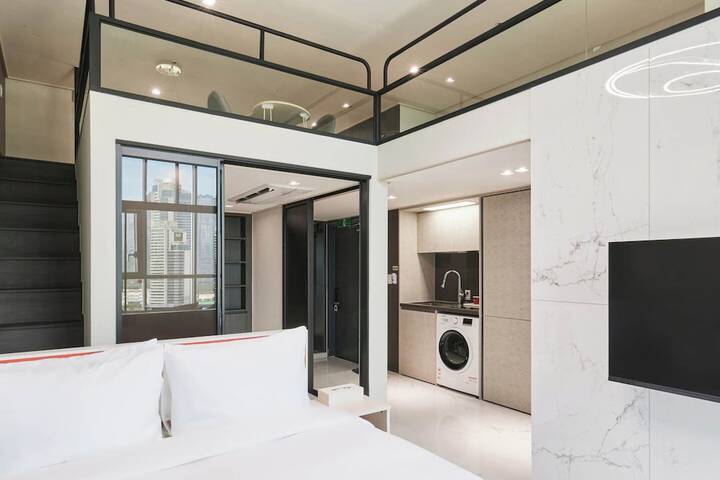 Room 28 of 56