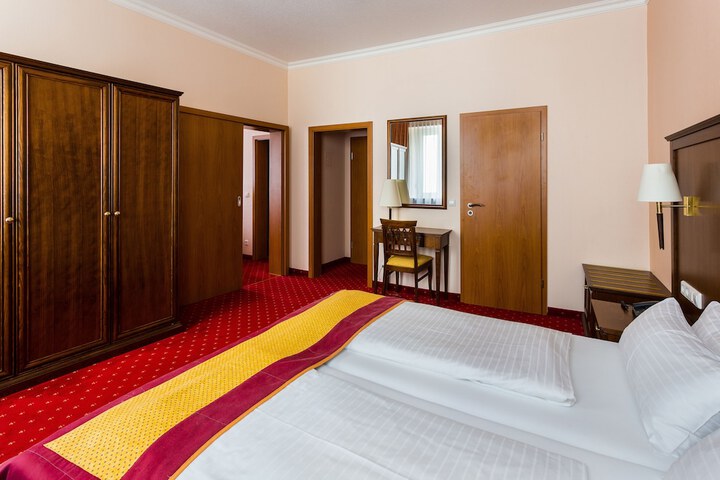Room 7 of 57