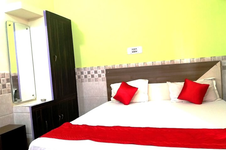 Room 4 of 13