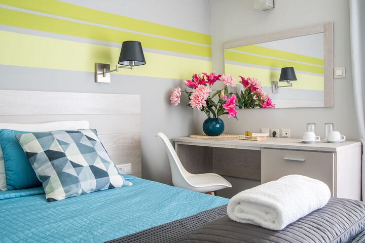 Room 7 of 72