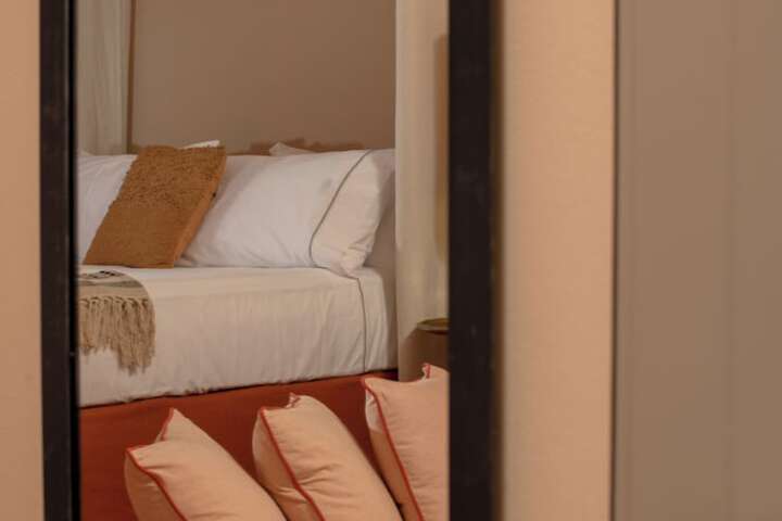 Room 6 of 282