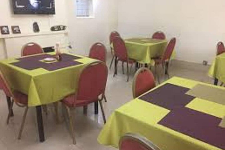 Dining 11 of 22