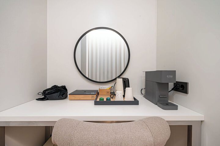 Room 19 of 37