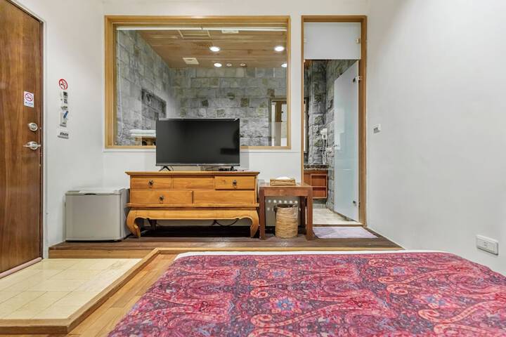 Room 20 of 151