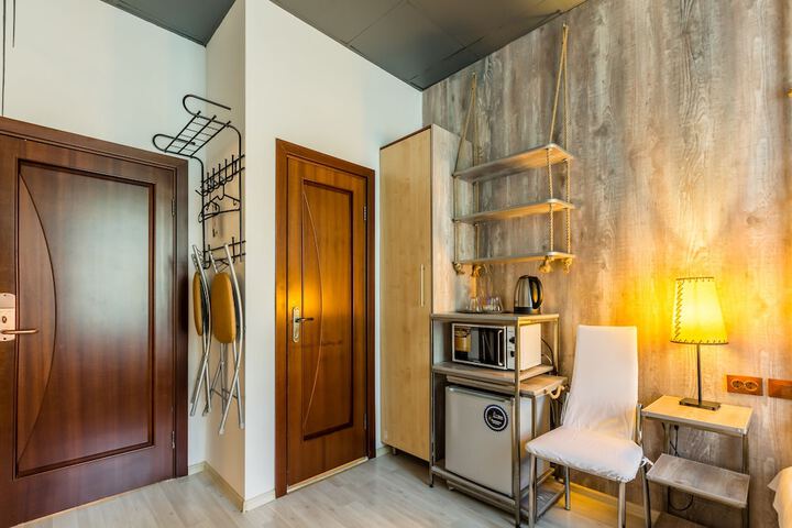Room 8 of 24