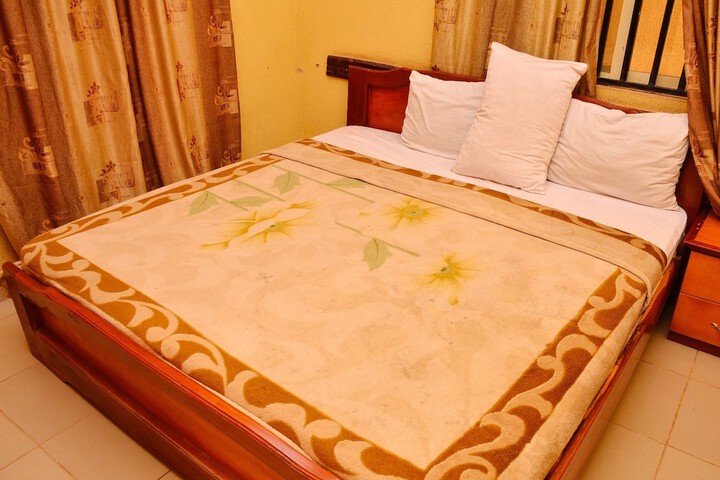 Room 16 of 37