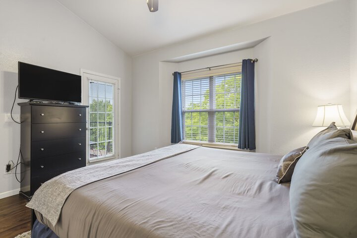 Room 2 of 23