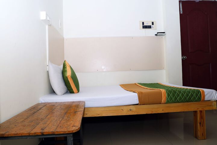 Room 27 of 53