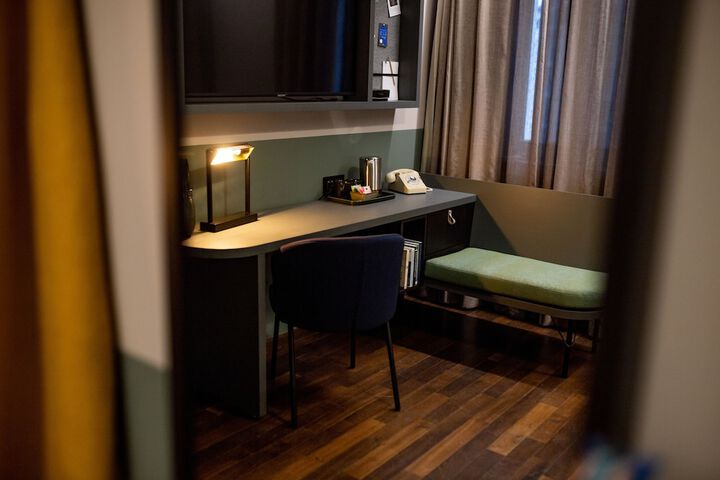 Room 72 of 134