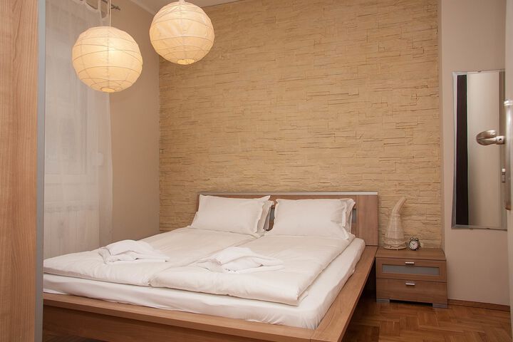 Room 12 of 73