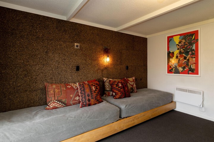 Room 25 of 64