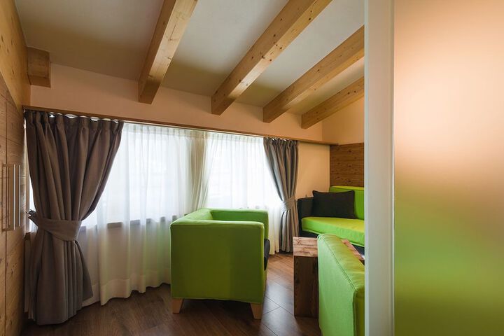 Room 15 of 60