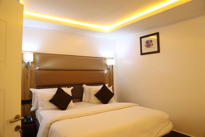 Room 4 of 27