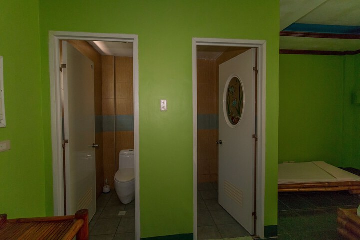 Room 122 of 210