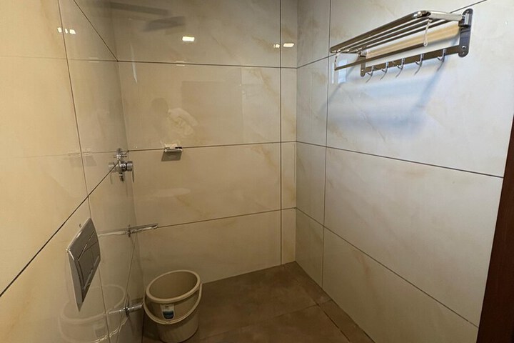 Room 53 of 72