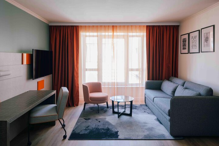 Room 10 of 38