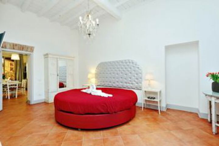 Room 17 of 28