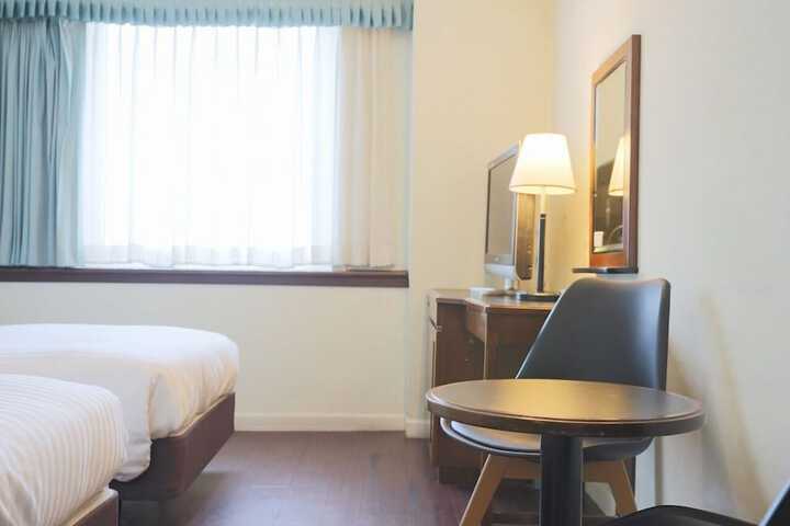 Room 16 of 42