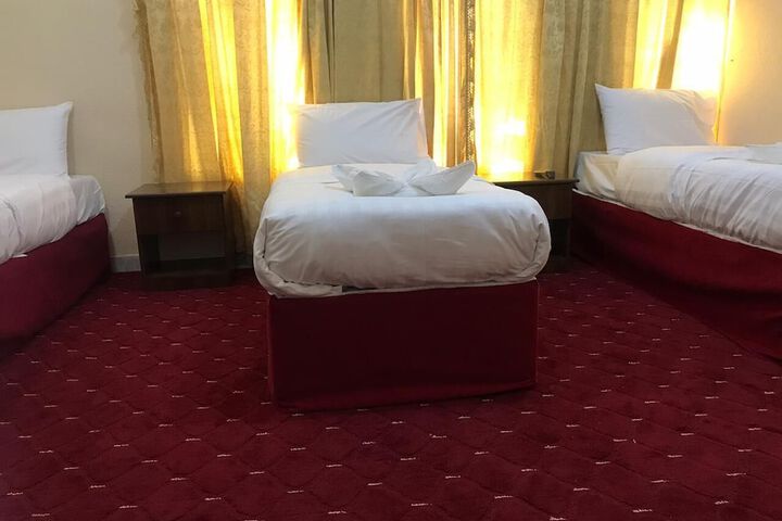 Room 6 of 15