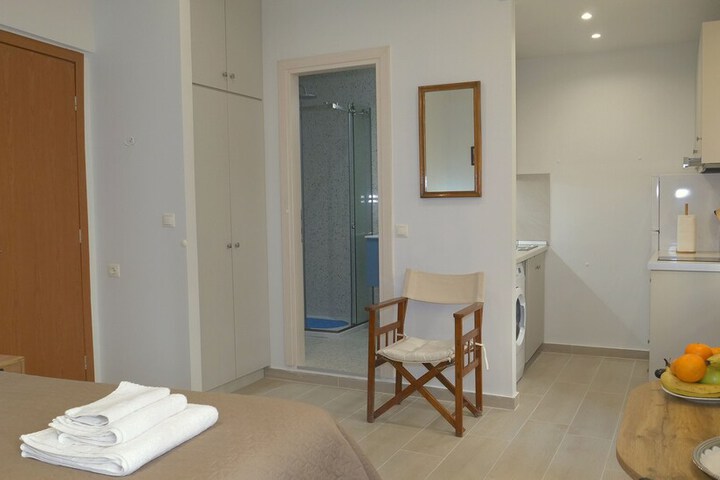 Room 3 of 10